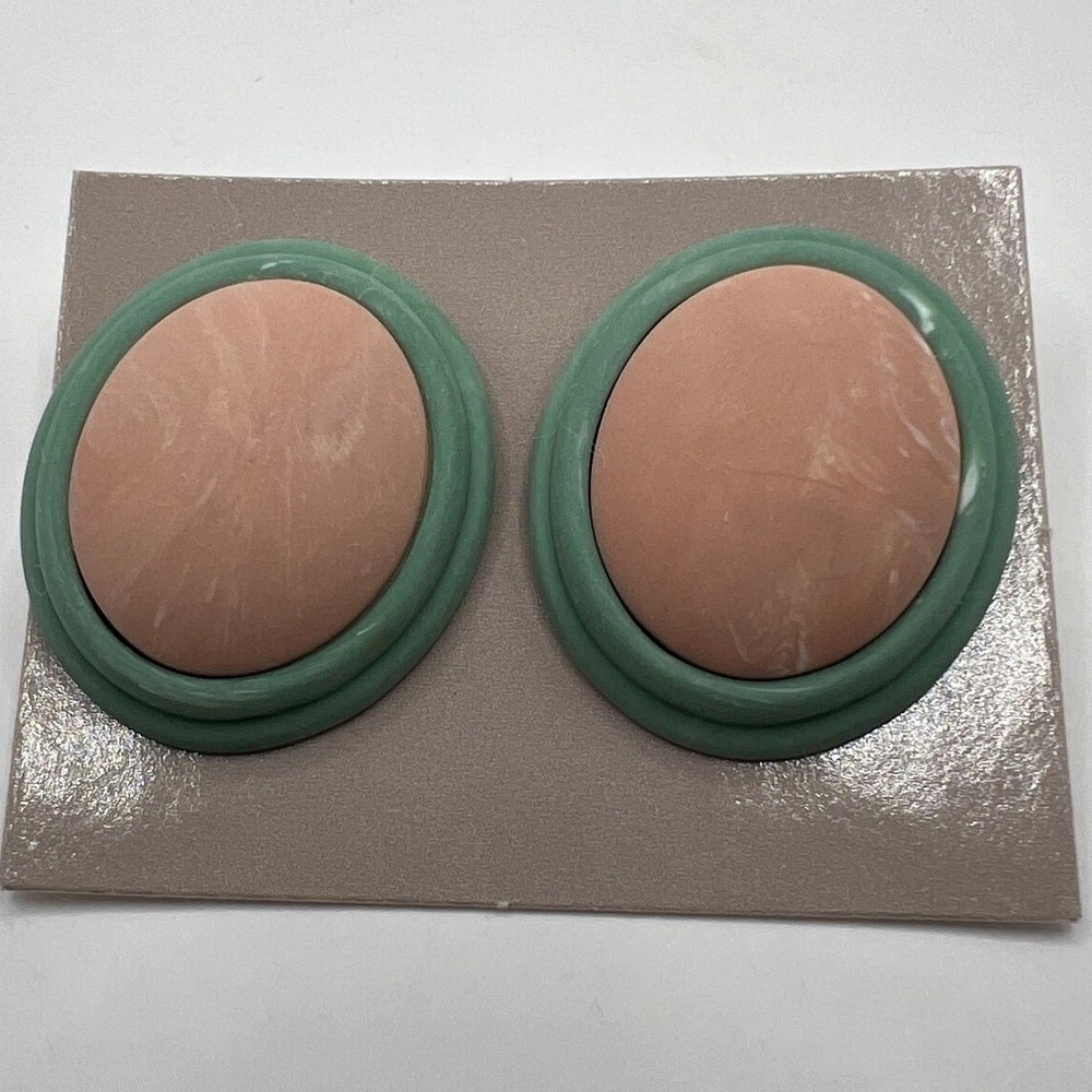 Avon‎ Earrings Green Peach Button Post Pierced Sunbleached Colors Vintage 1987